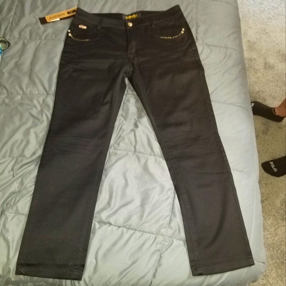 Yabinlu Black Jeans - Picture 1 of 7